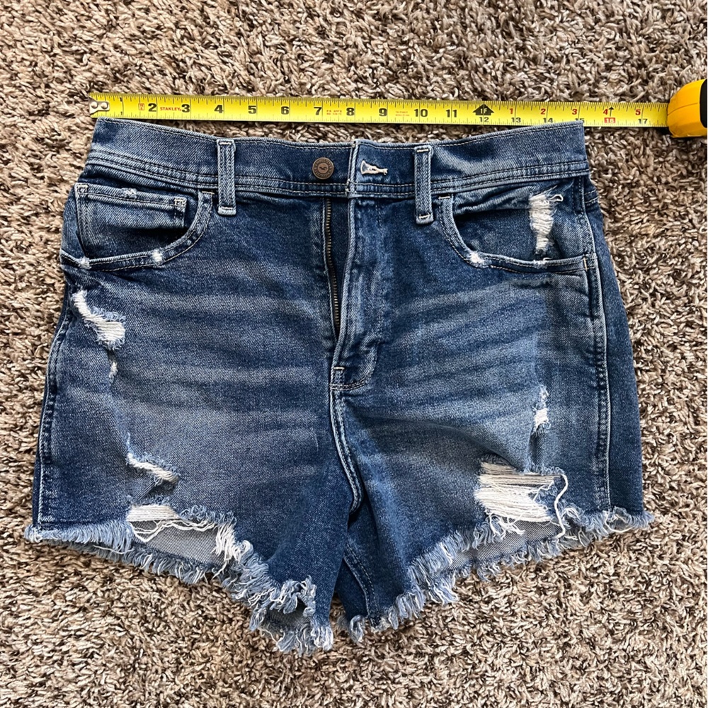 Hollister Ultra High-Rise Vintage Shorts 9 W29 Dark Wash Distressed Denim 4"